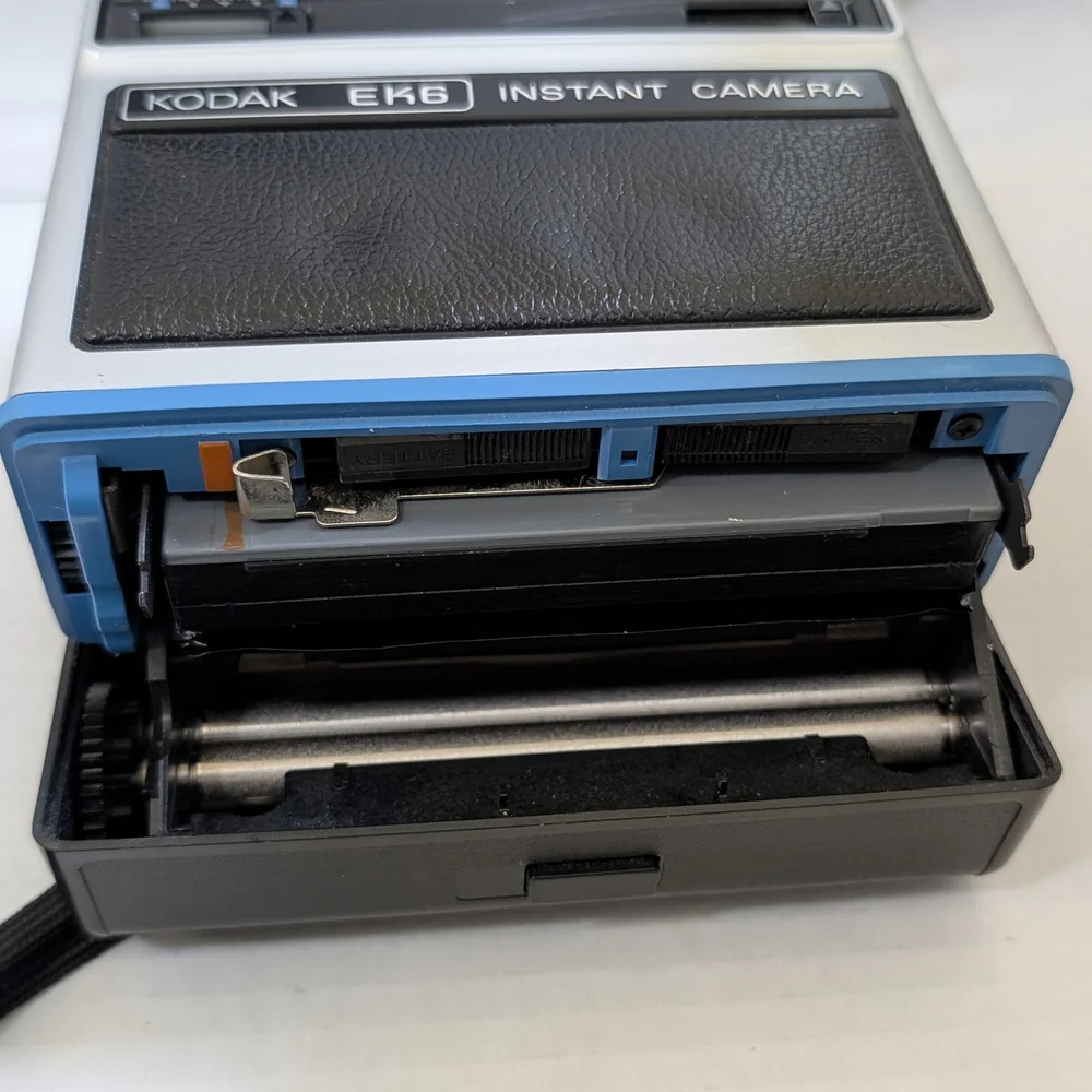 Kodak EK6 Instant Camera with Case - Picture 5 of 5